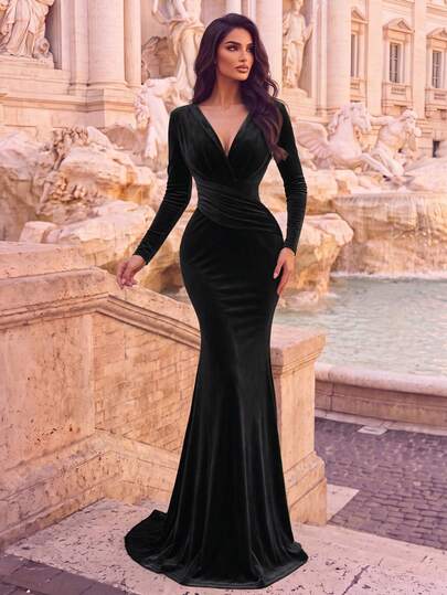 Luxury Deep V-Neck Mermaid Evening Gown, Ruched Bodice Slim Fit Tailoring, Suitable For Evening Party, Pre-Wedding Photography, Portrait Gala