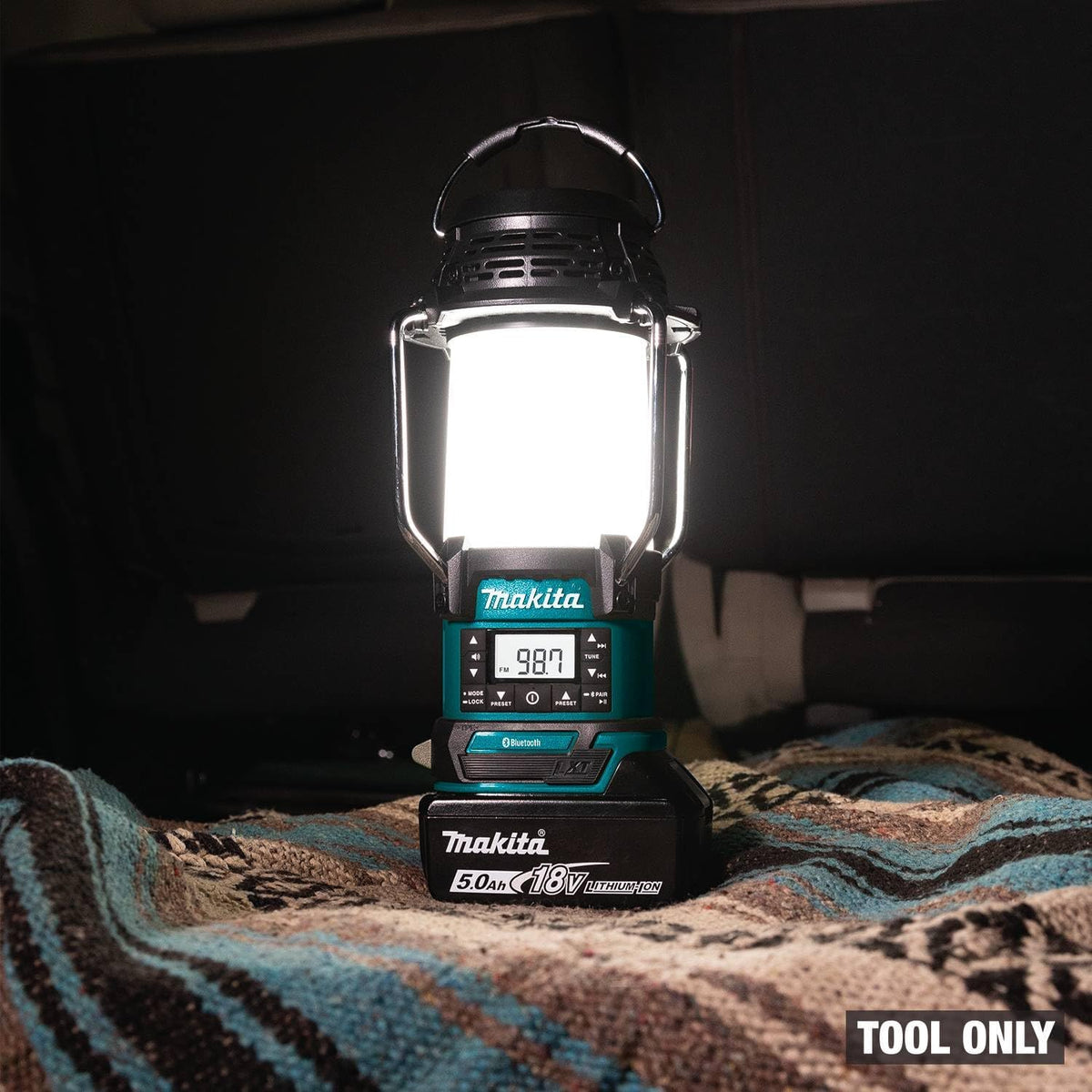 Makita XRM13 18V LXT® Lithium-Ion Cordless Bluetooth® Radio and L.E.D. Lantern, Tool Only