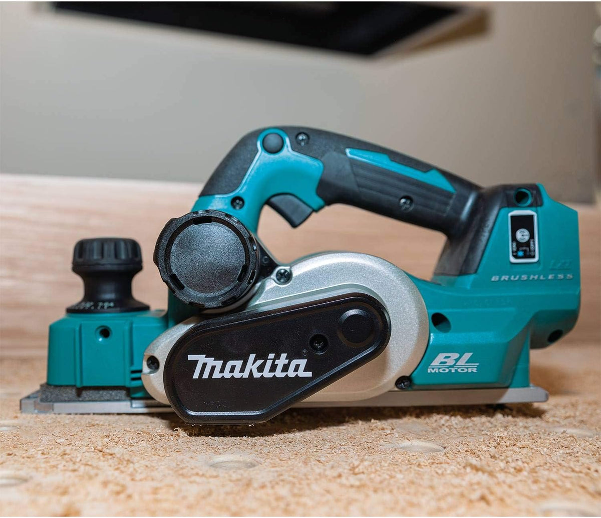 Makita XPK02Z 18V LXT® Lithium-Ion Brushless Cordless 3-1/4" Planer, AWS™ Capable, Tool Only