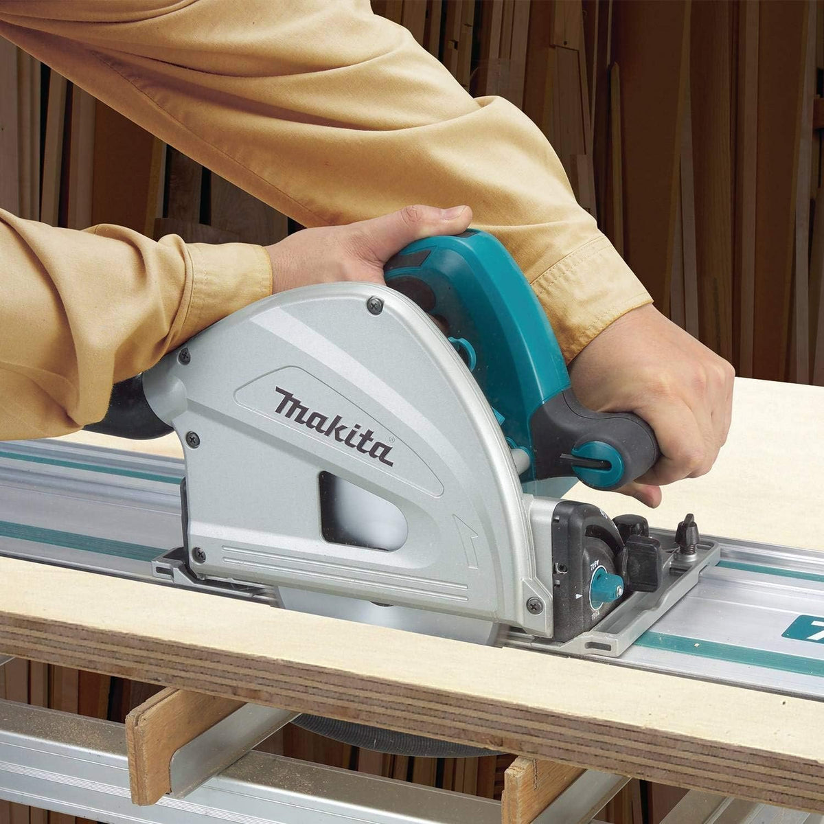 Makita SP6000J 6-1/2" Plunge Circular Saw, with Stackable Tool Case and 194368-5 55" Guide Rail