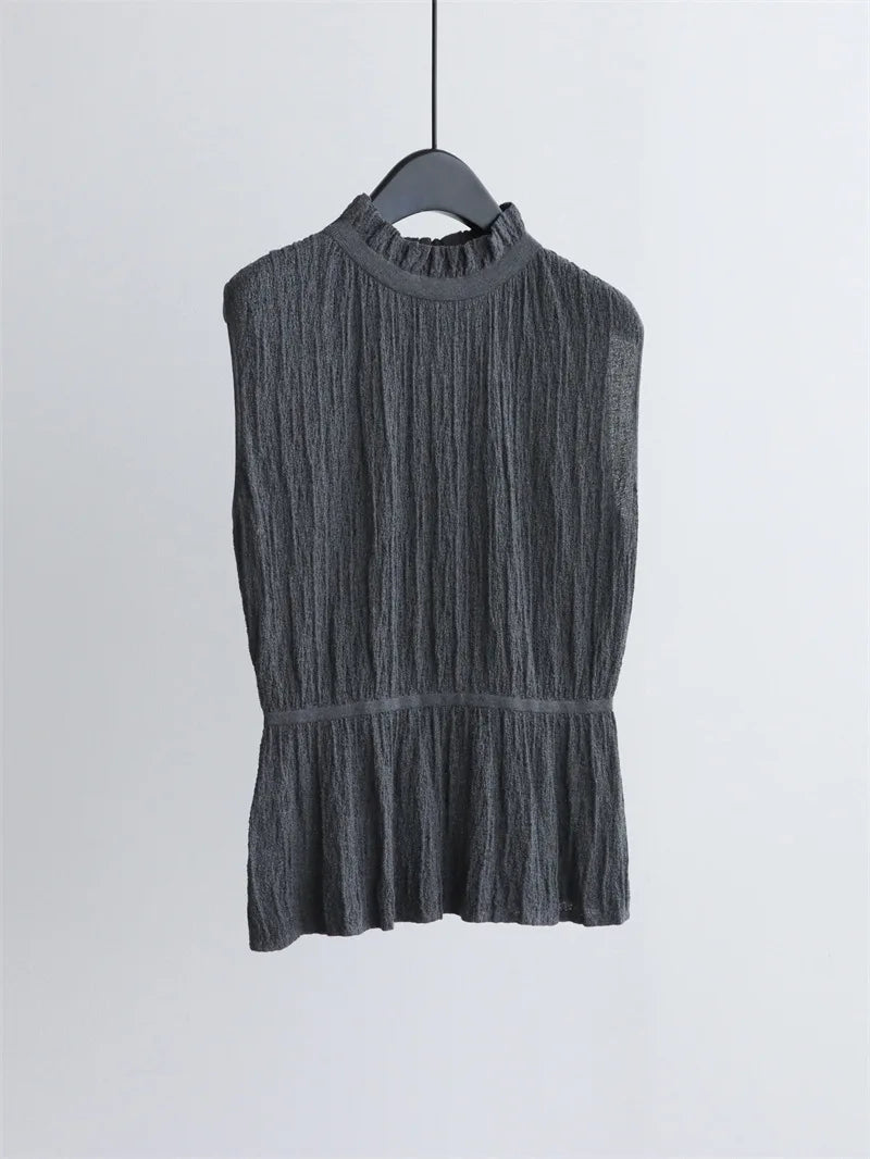 The 2026 new model with simple fabric and pleated texture gives a gentle slimming effect and is very suitable for summer outfits
