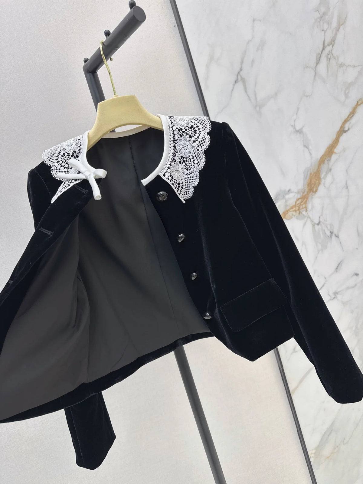 2026 Women Autumn Winter Velvet Petite Coat With Oversized Lace Collar ZX3103