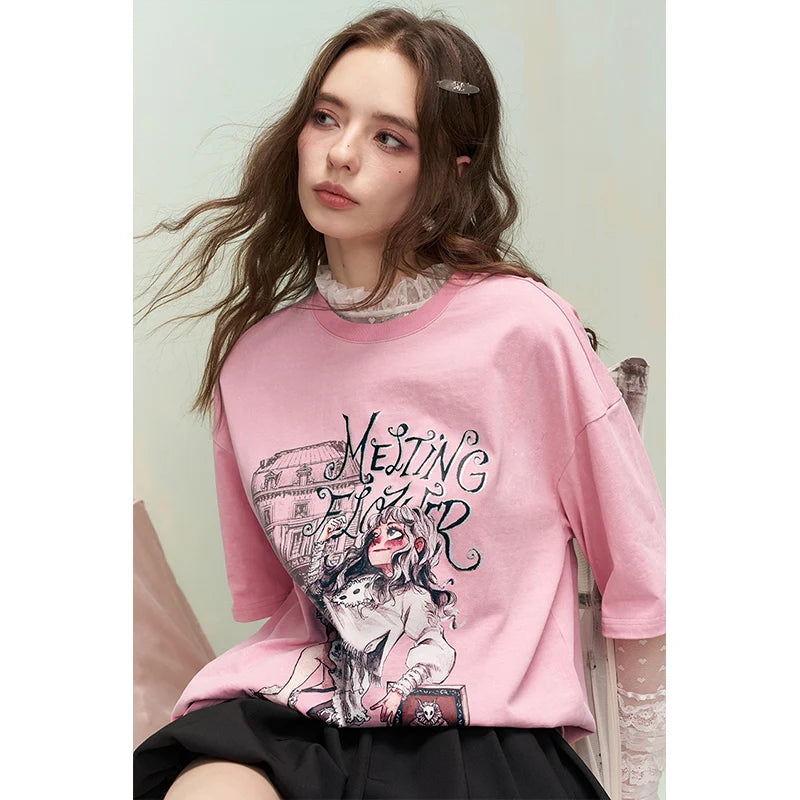 ELFSACK Shiny Glitter Graphic T-Shirt with Silver Foil Print, Loose Fit Casual Tee, Soft Women's Novelty Tops for Daily Wear