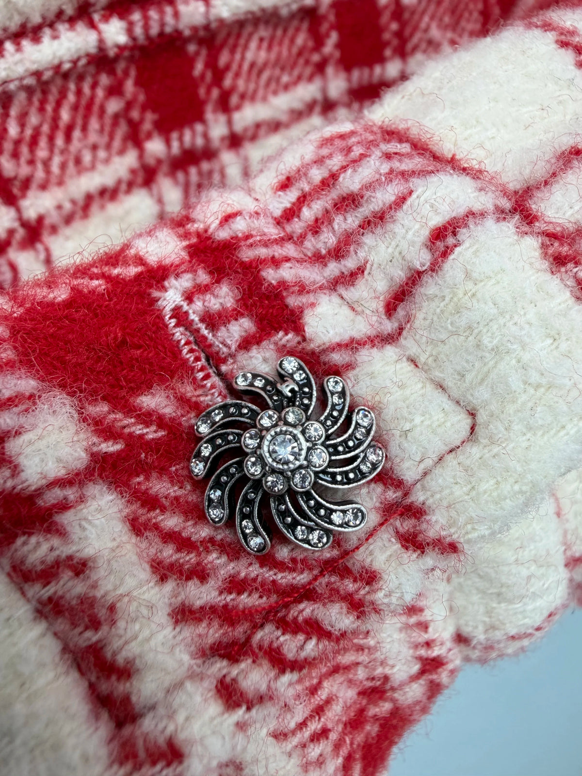 2026 Women Shirt Jacket Red White Plaid Wool Blend Collar Drop Shoulder Rhinestone Buttons Chain Dual Pockets Outerwear