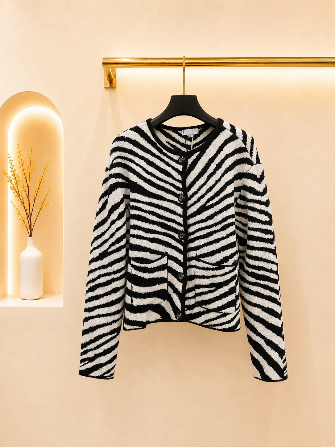 2026 Women Knitwear Crew Black White Zebra Knit Cardigan Cropped Symmetric Patch Pockets Soft Skin‑friendly Knit