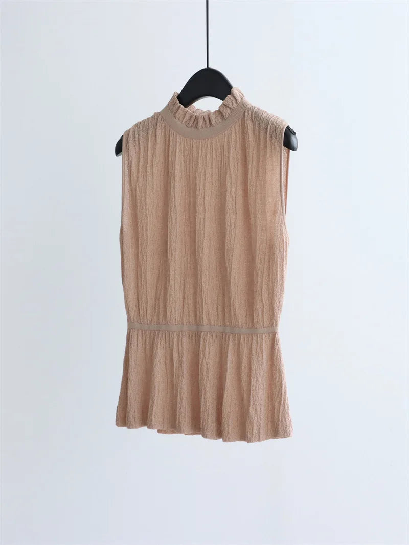 The 2026 new model with simple fabric and pleated texture gives a gentle slimming effect and is very suitable for summer outfits