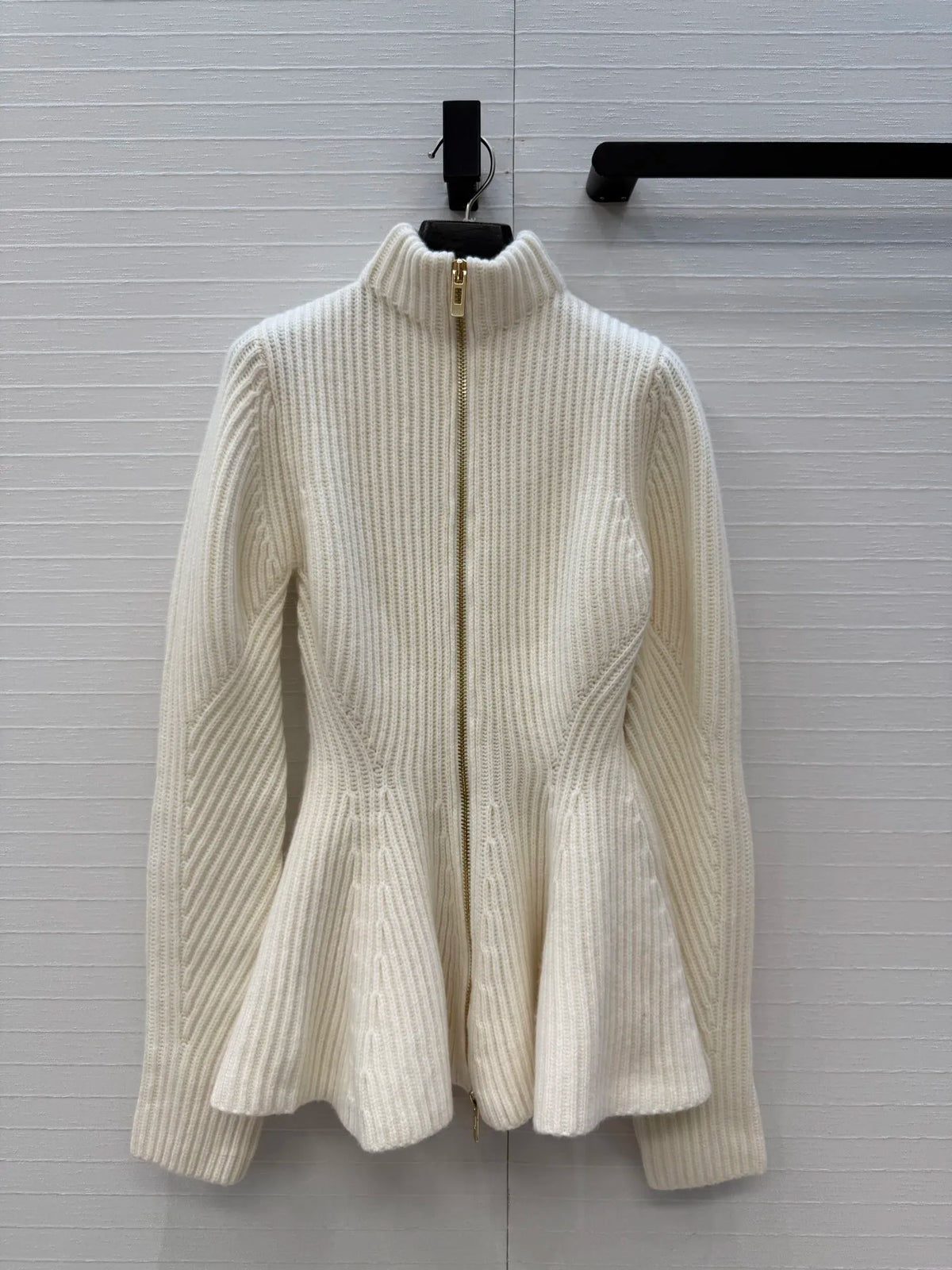2026 Women Autumn Winter Fitted Flared Hem Zip‑Up Knit Coat ZX5703