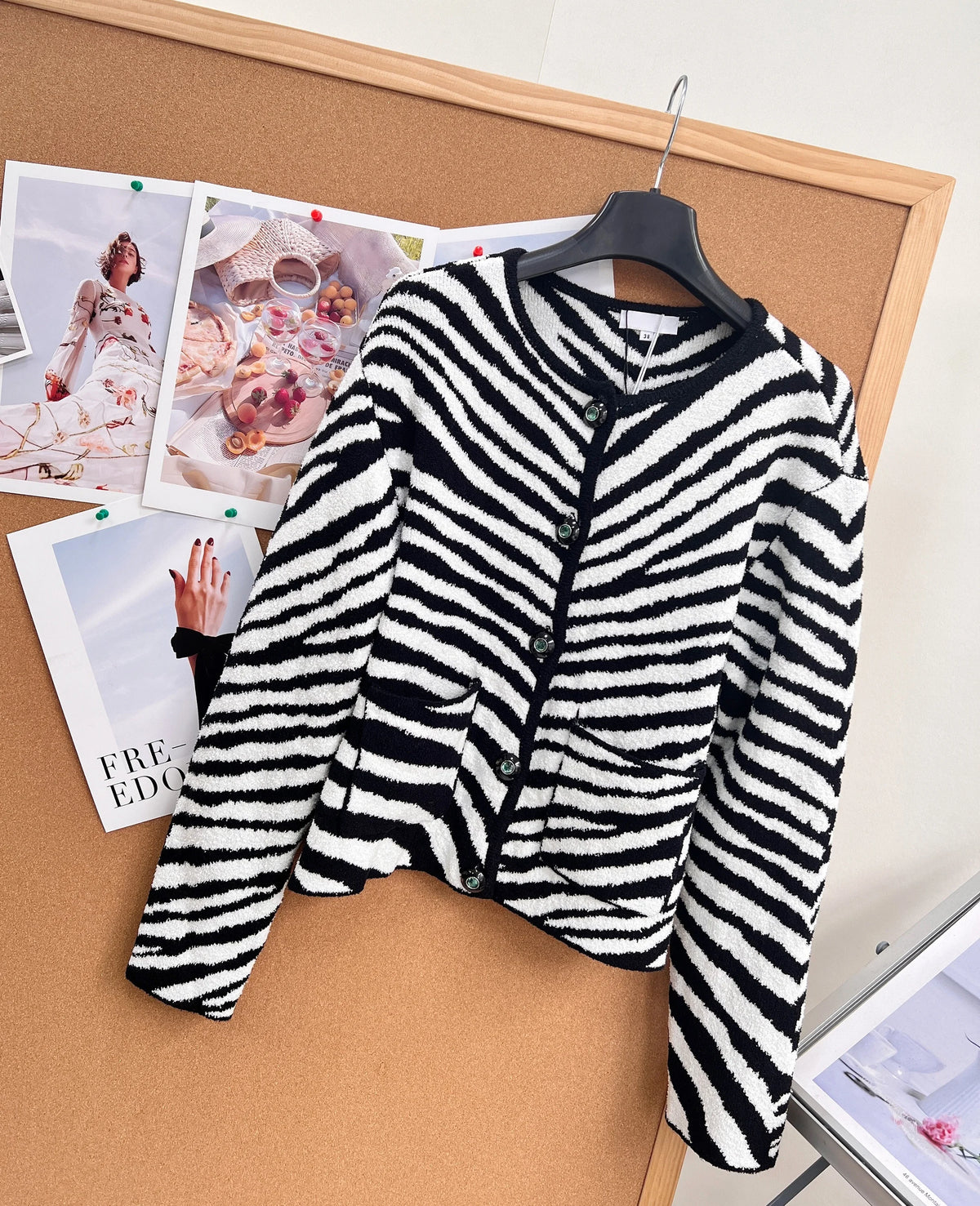 2026 Women Knitwear Crew Black White Zebra Knit Cardigan Cropped Symmetric Patch Pockets Soft Skin‑friendly Knit