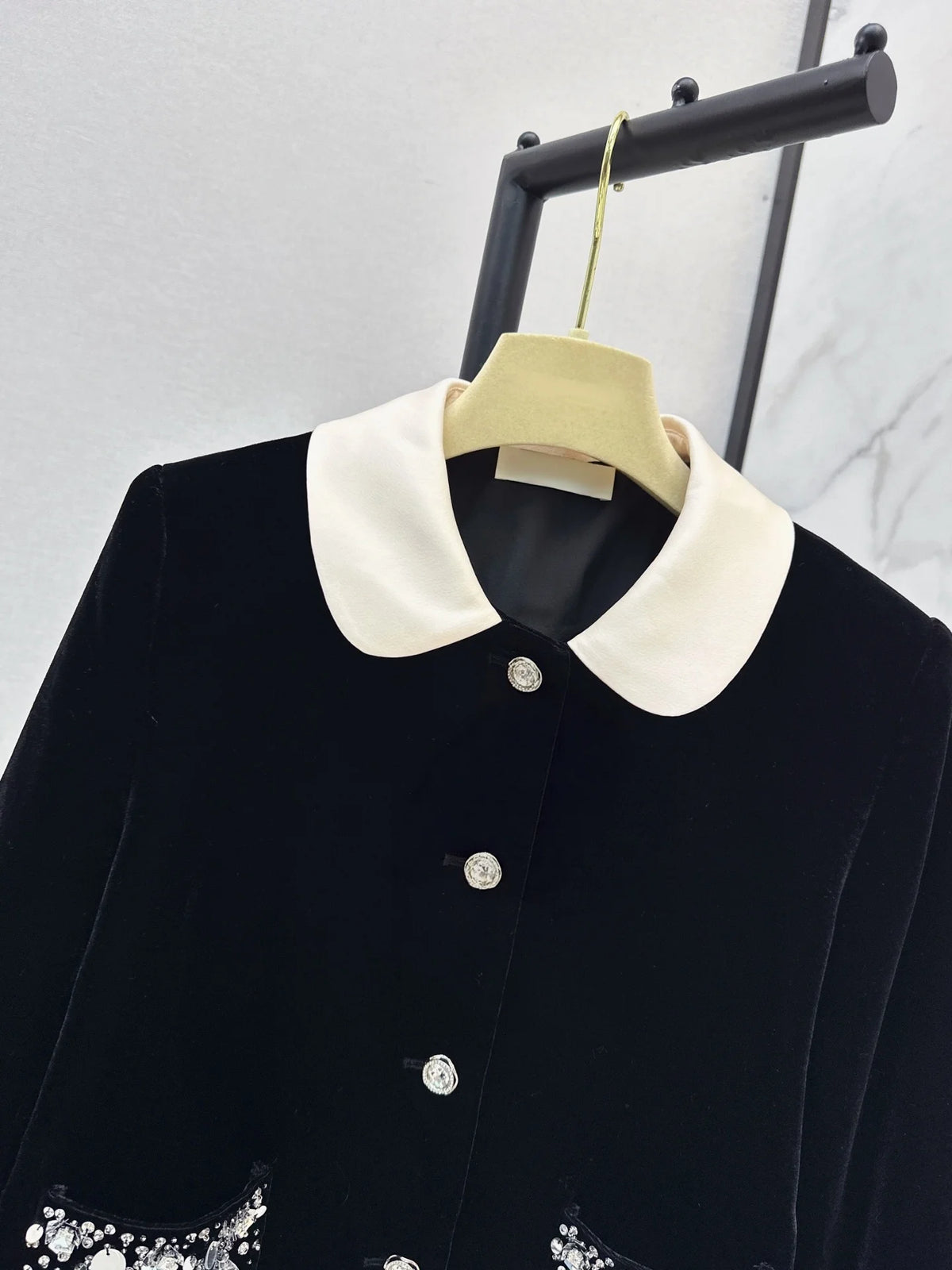 2026 Women Autumn Winter Velvet Contrast Collar Rhinestone Cropped Jacket ZX3102
