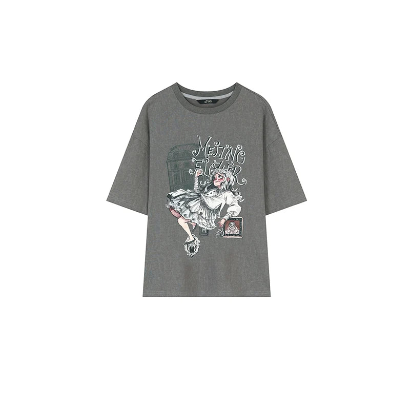 ELFSACK Shiny Glitter Graphic T-Shirt with Silver Foil Print, Loose Fit Casual Tee, Soft Women's Novelty Tops for Daily Wear
