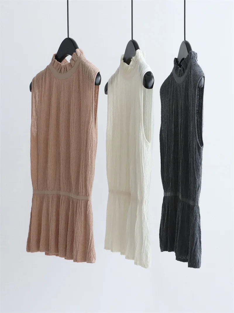 The 2026 new model with simple fabric and pleated texture gives a gentle slimming effect and is very suitable for summer outfits