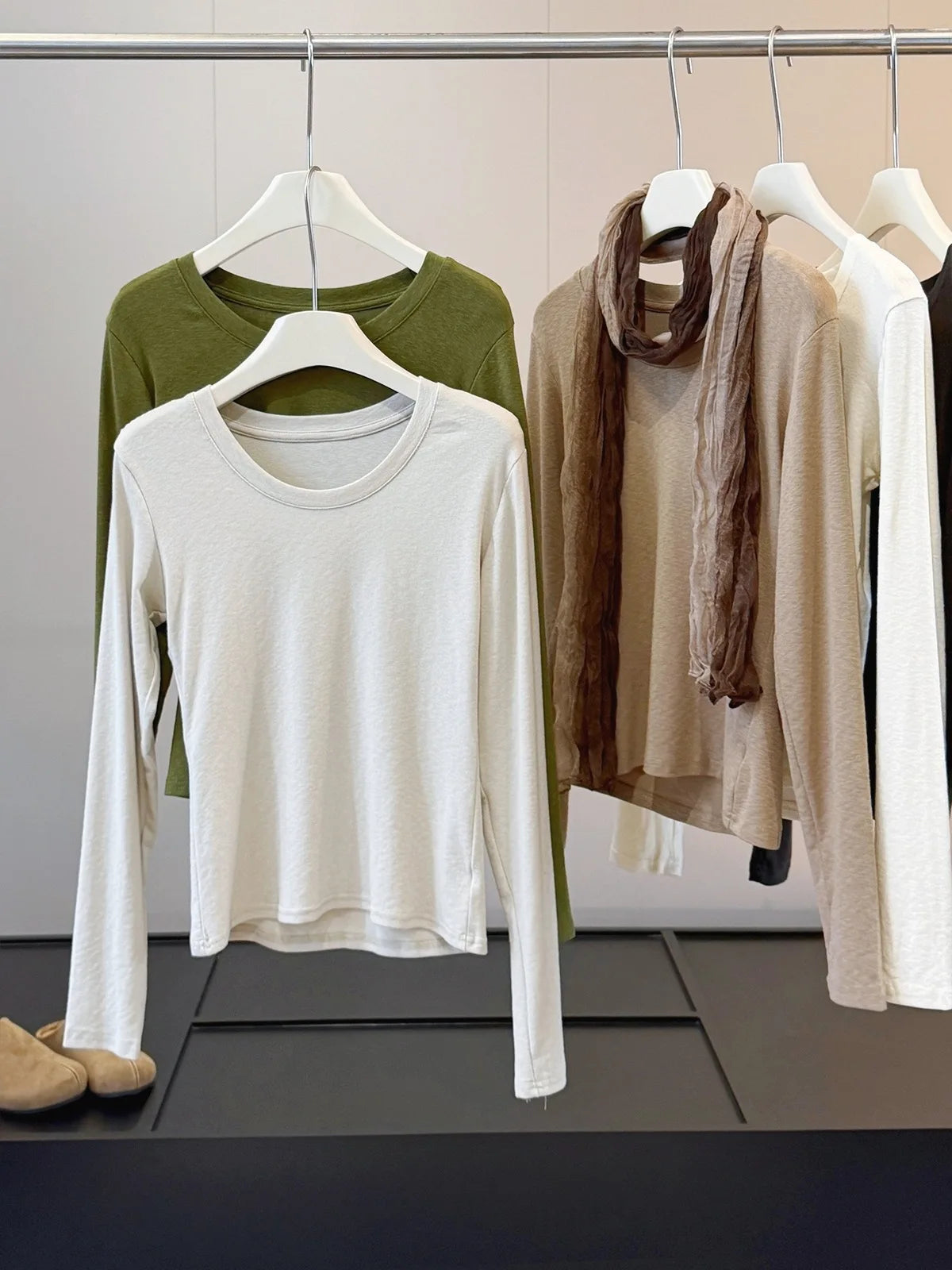 2026 New Model - Simple Fabric Soft and Skin-Friendly Fit-Slim and Moderately Loose Breathable Turtleneck Shirt