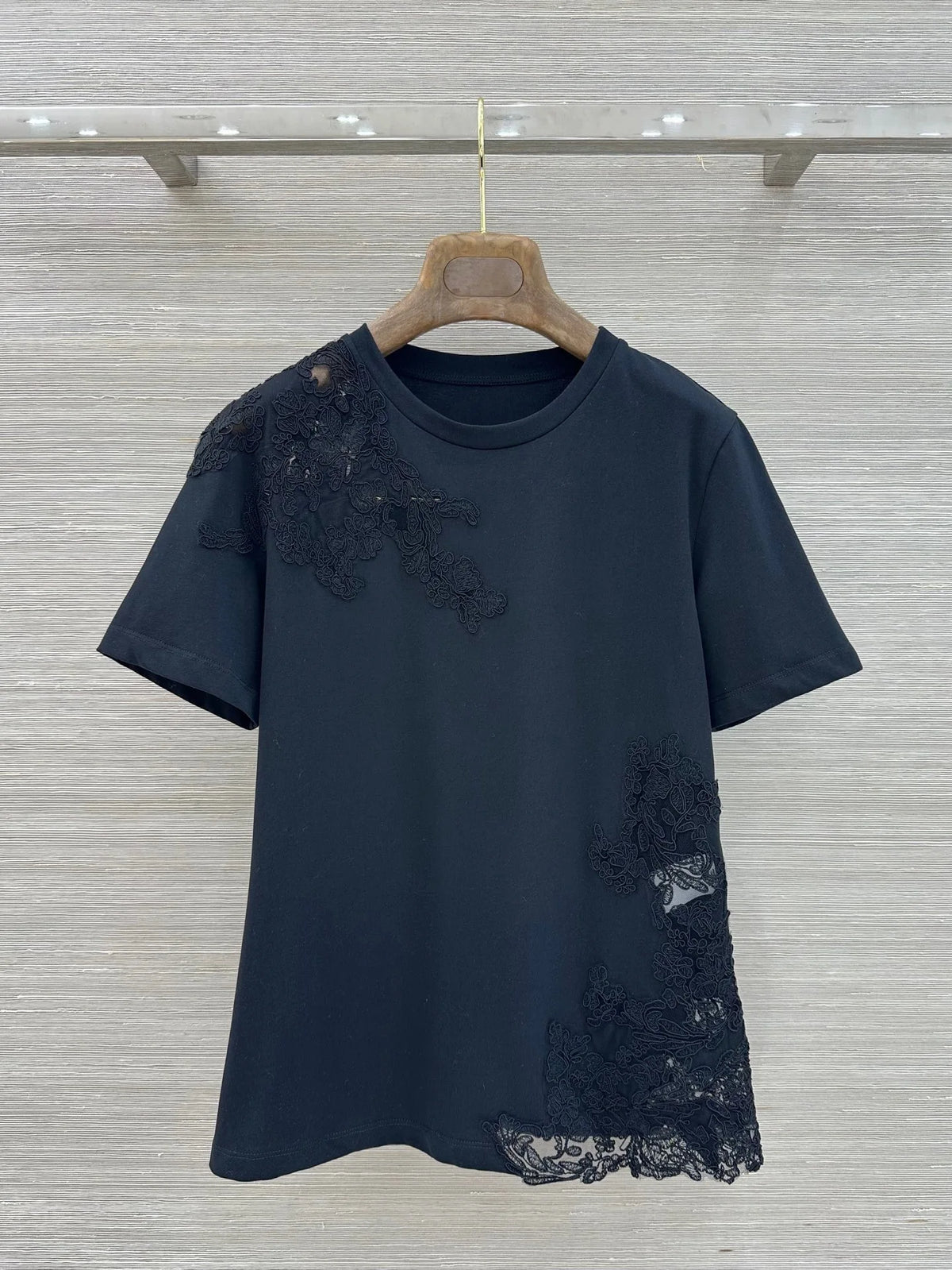2026 autumn Slim 100% cotton embroidery‌ floral tee t shirts casual brand short sleeve designer top women print female clothes