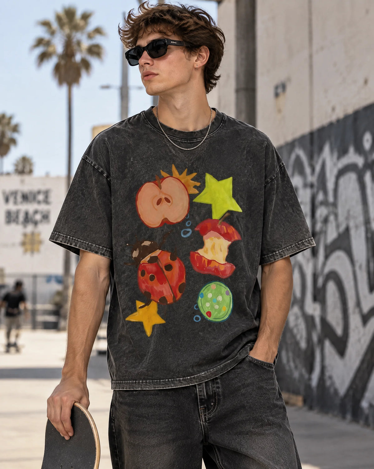 100% Cotton, Apple-Gnawing Bug Printed T-Shirt, Suitable For Casual Attire, Easy To Wear In Summer, Comfortable Short-Sleeved Outdoor Holiday Sports