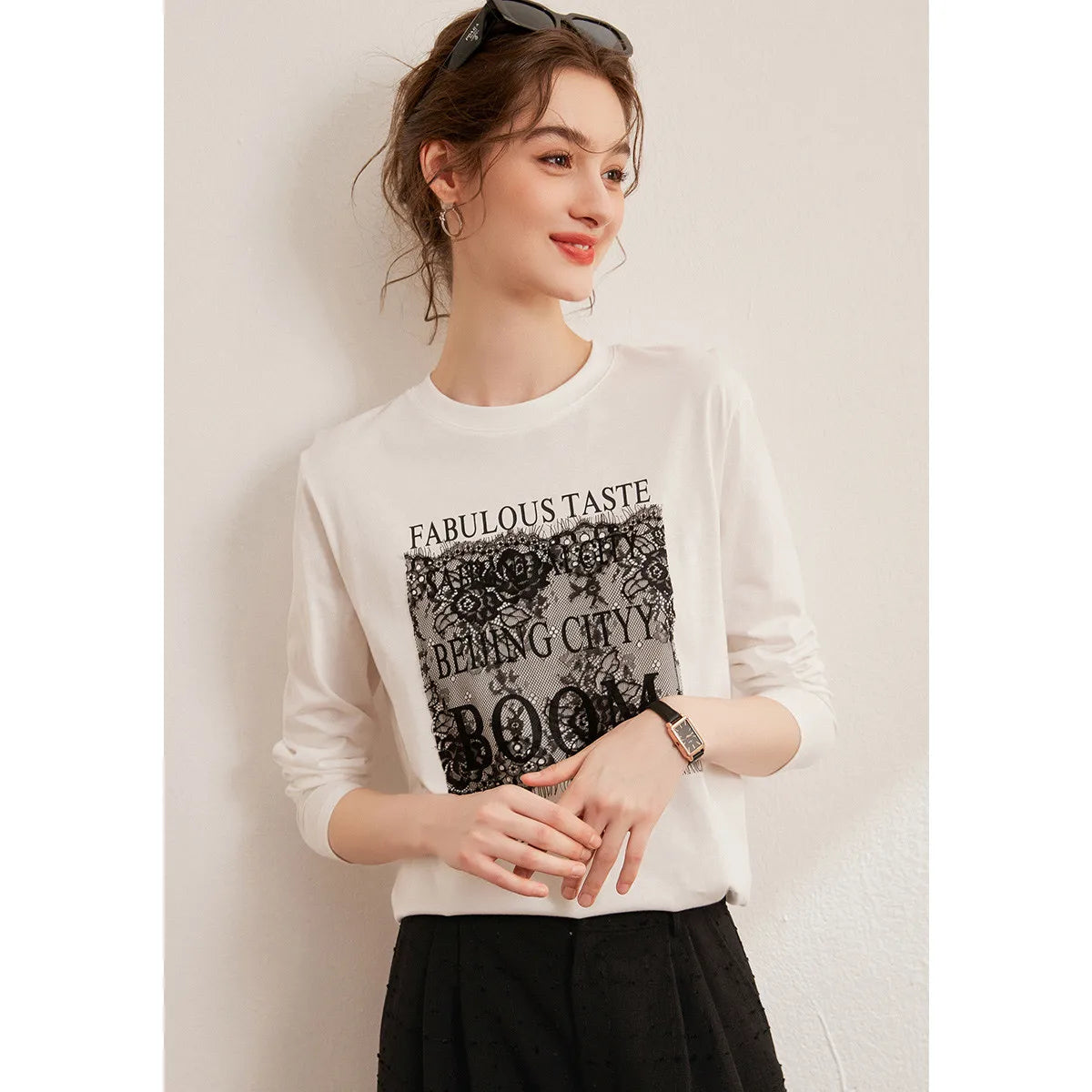 LOUIS YAO Women's T-Shirts 2025 Letter Printed T-Shirts Casual Round Neck Lace Splicing Top Women's Long Sleeve S