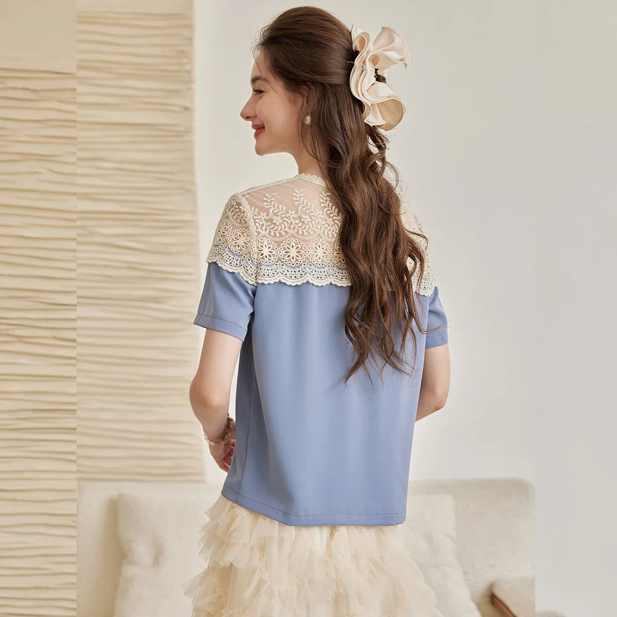 LOUIS YAO Women's Shirt 2025 Summer Shoulder Hollow Lace Design T-shirt Elegant Temperament Round Neck Short Sleeve Thin Shirt