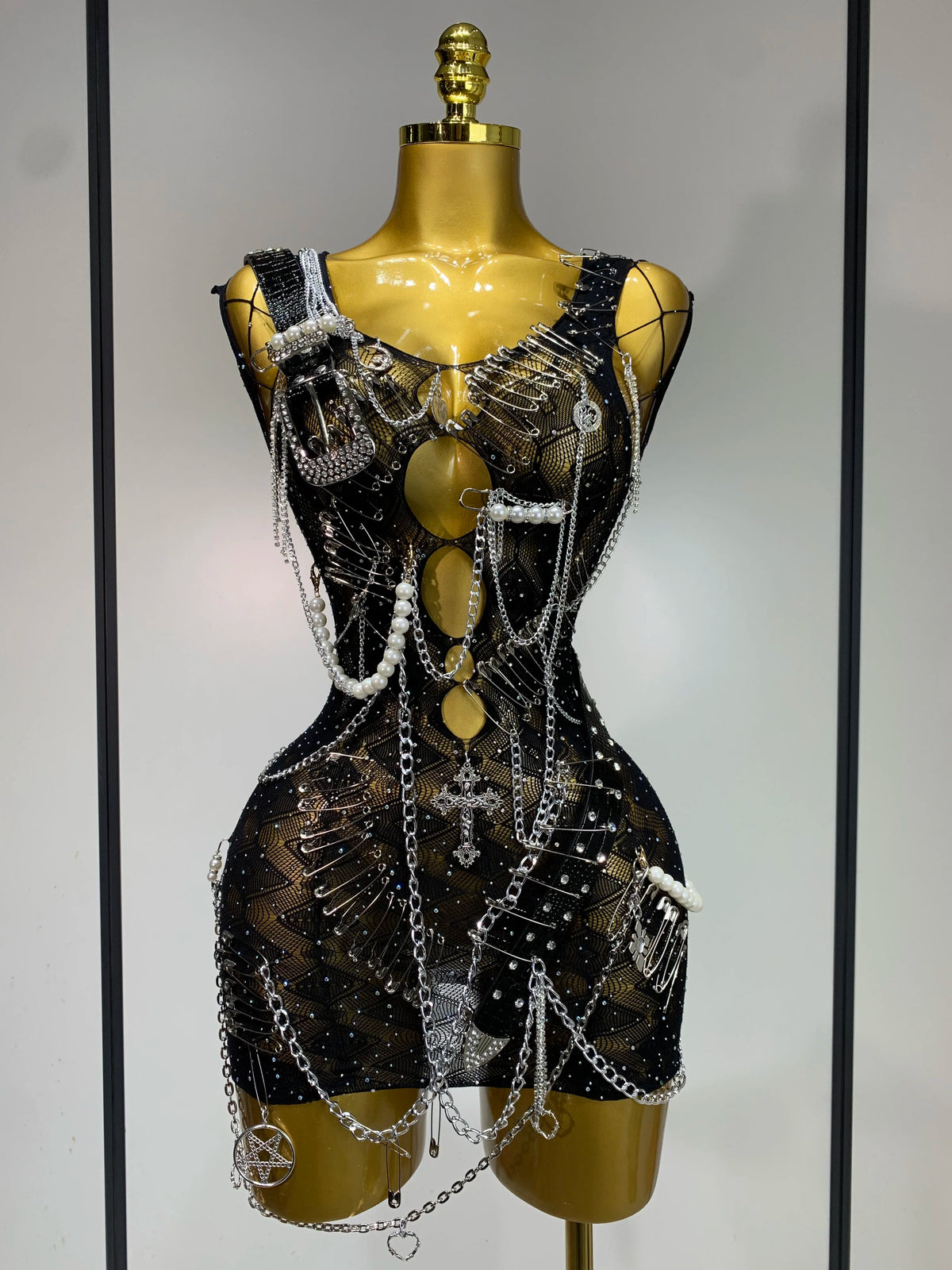 Fashion Chain Decoration Short Party Dress Luxury Women Sexy Hollow Out Nightclub Outfit Performance Singer Dancer Costume