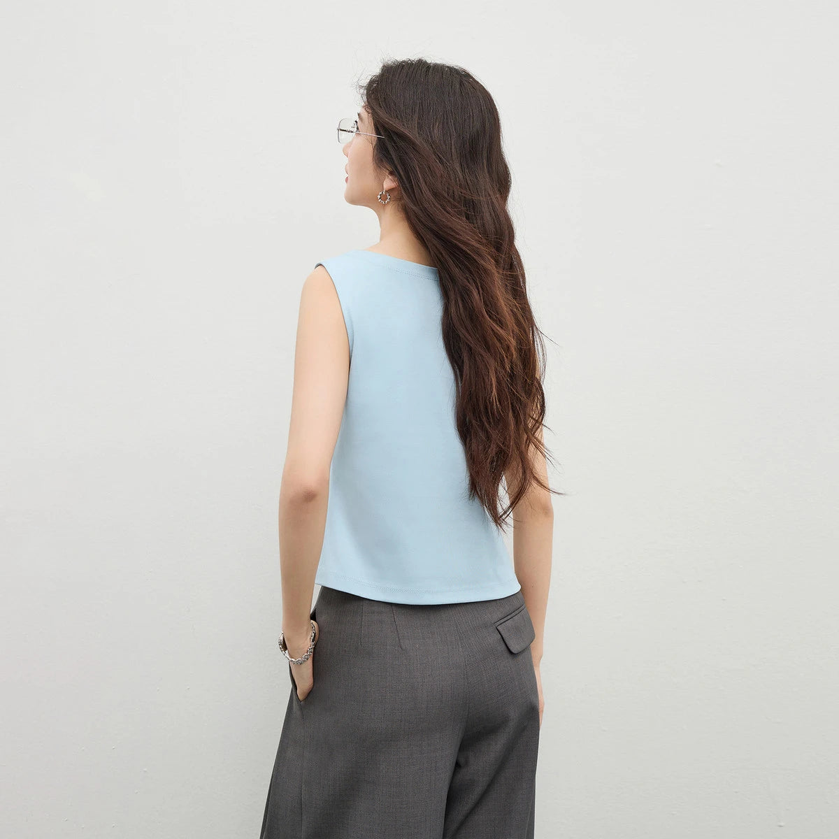 SENTUBILA Women's Summer Tank Tops 2026 Casual Cotton Sleeveless Tee Slim Fit Twist Asymmetrical Hem T-shirts Woman 162TA5638