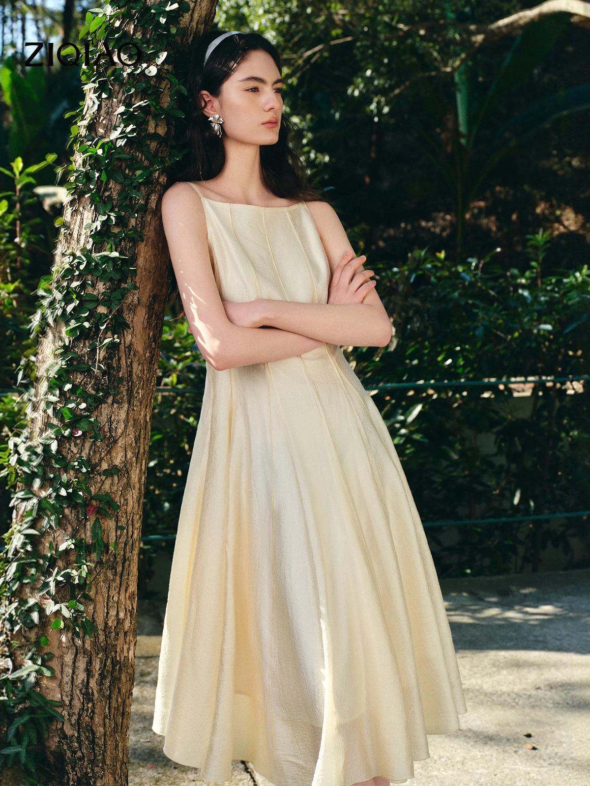 ZIQIAO Elegant Off-the-shoulder Patchwork Dress for Women Knee-length Sleeeveless Solid Dating New Arrivals for Spring 2026