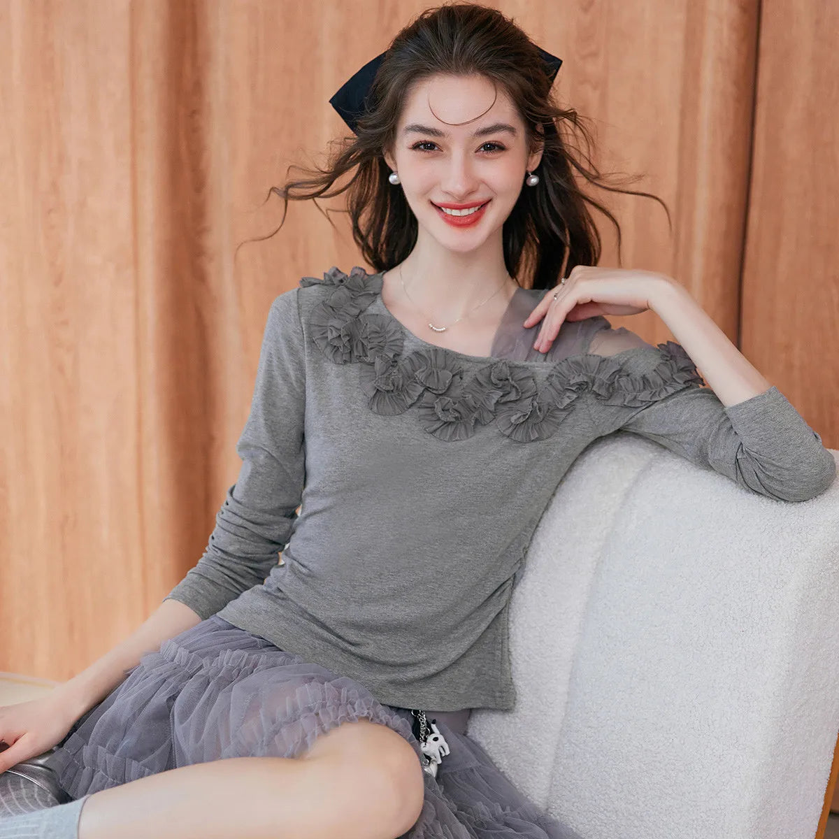 LOUIS YAO Flower Decoration Splicing Women's T-shirt 2025 Autumn Grey Micro Elastic Asymmetric Collar Slimming Knitted Shirt