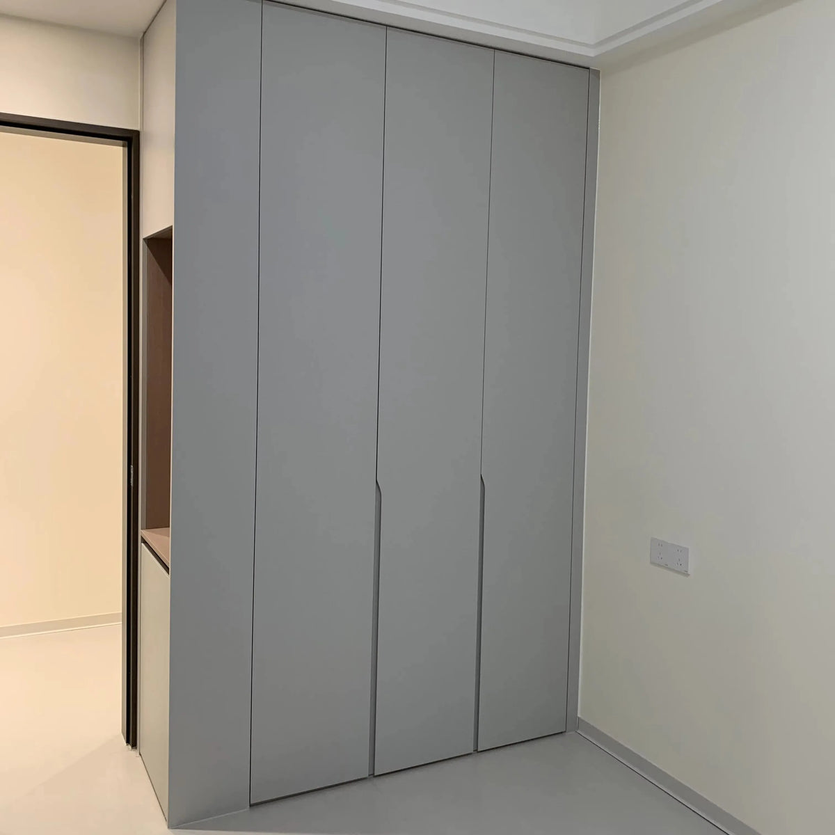 Any Size Custom Zero Formaldehyde Eco Honeycomb Aluminum Alloy Wardrobe Bedroom Home Luxury Bed End Cabinet Multi Storage Sturdy
