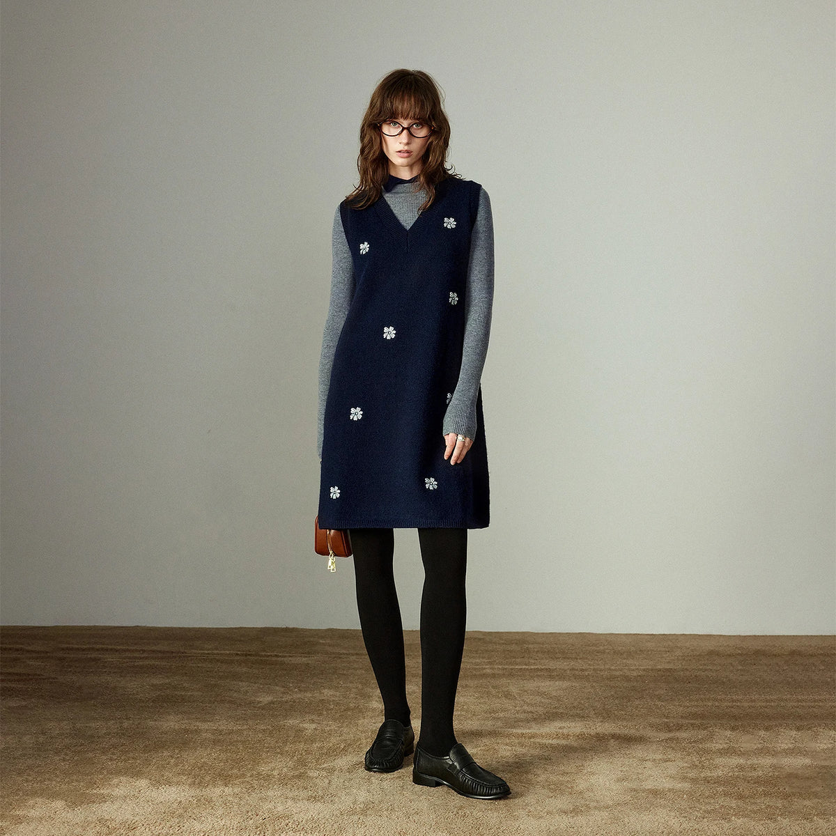 TOYOUTH Women Dresses 2025 Winter New Sleeveless Tank Dress Arctic Fleece Embroidered V-neck Knitted Dress
