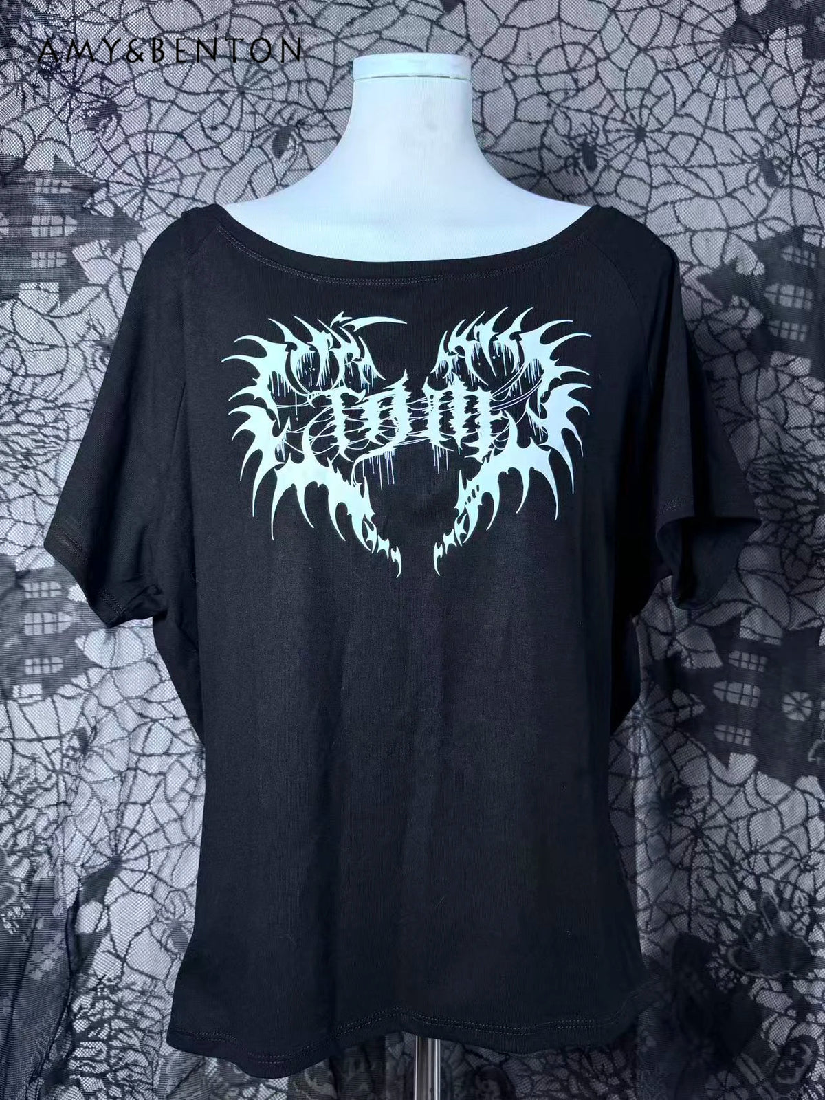 Original Mine Series Subculture Dark Girl Cute T-shirt Japanese Sweet Cool Sexy Off Shoulder Short-sleeved Top Graphic T Shirts