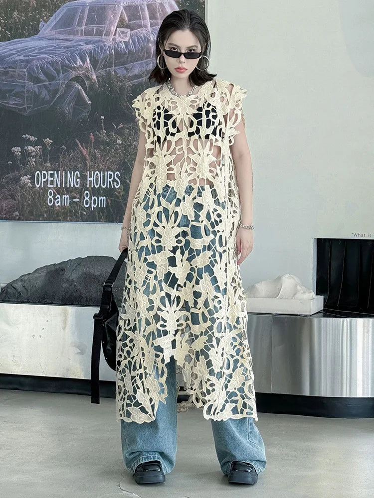 [EAM] Women Black Lace Hollow Out Perspective Big Size Dress New Round Neck Sleeveless Fashion Tide Spring Summer 2026 1DJ0243