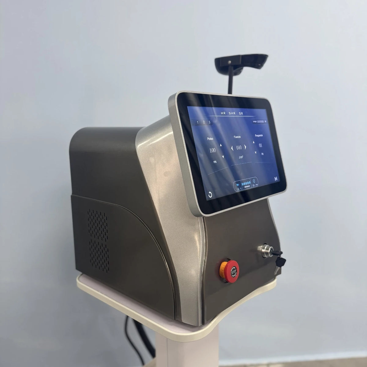 Professional diode-based ice titanium laser hair removal machine portable 808nm 755nm 1064nm Alexandrite 3-wavelength laser