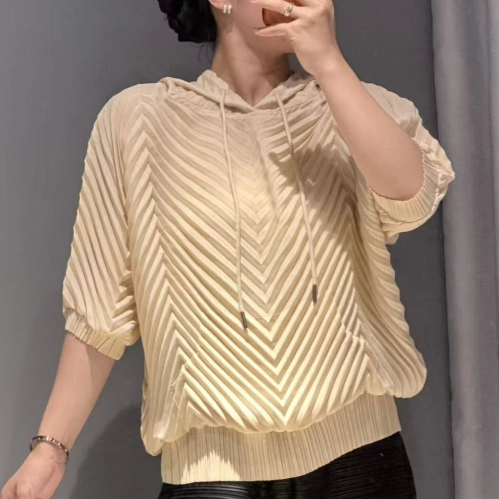 Pleated Hooded Sweatshirt 2026 Summer New Loose Pullover Short Sleeve Top Simple Women's Casual Stretch No-Iron T-Shirt