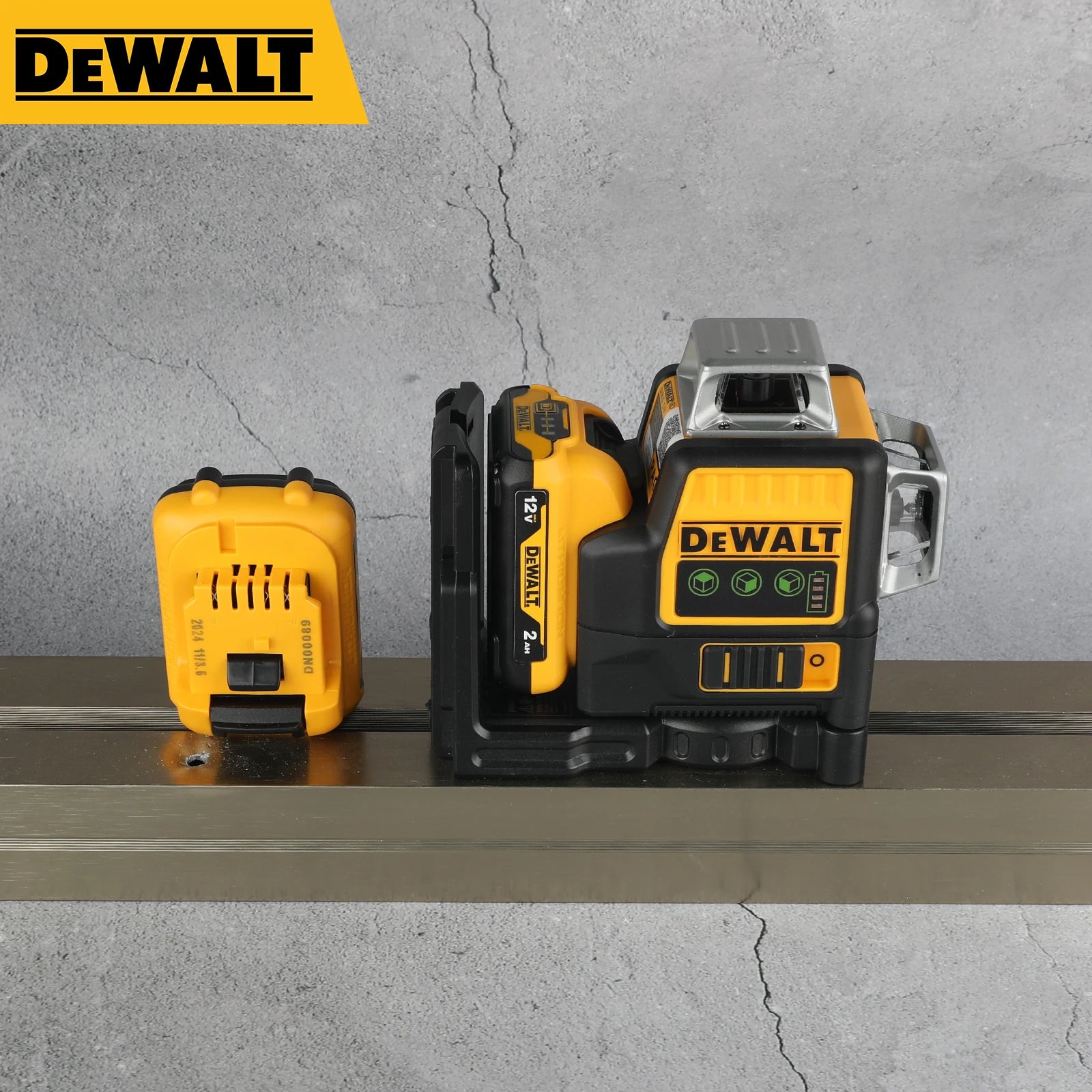 DEWALT DW089LG infrared green light 360 degree 360 degree 12V surround wire level  on three sides