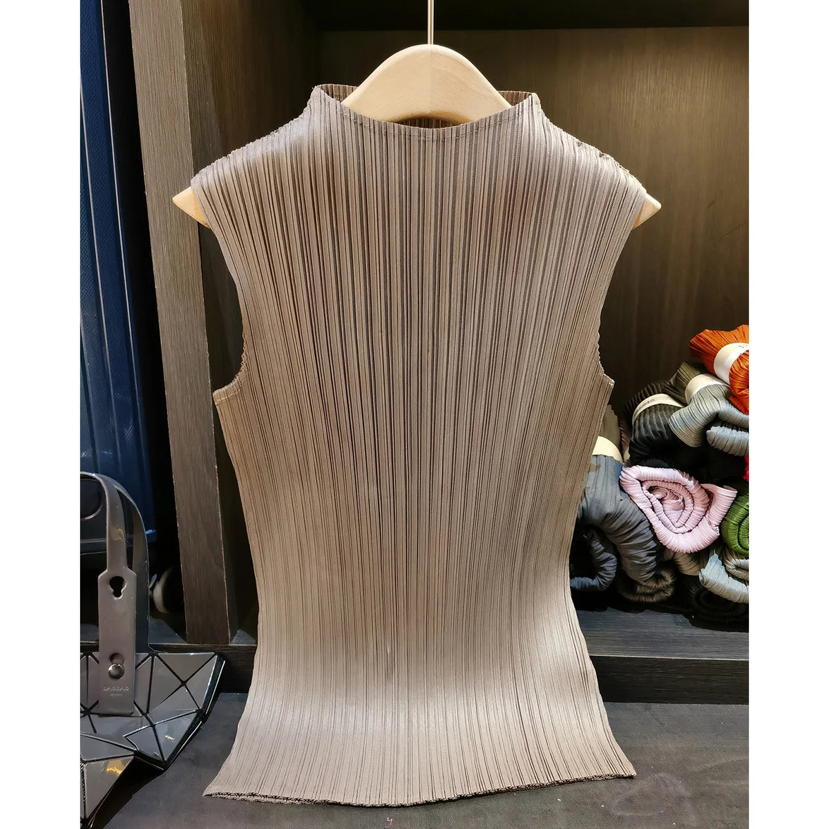 Miyake Pleated Sleeveless Undershirt 2026 New Simple Versatile Slim Simple Solid Color T-shirt Women Thin Stretchy Tops Clothes