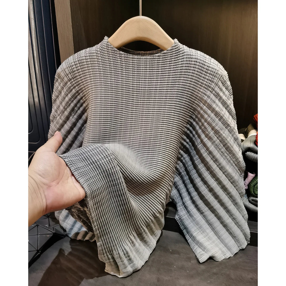 LANMREM Irregular Pleated Texture Womens's T-Shirt Chic New Elegant Versatile Loose Round Neck Solid Color Pullover Tops 2DB6501