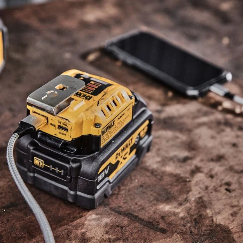 DEWALT DCB094 12V/20VMAX* FLEXVOLT® 60V 5 AMP USB CHARGING Power Tool Accessories