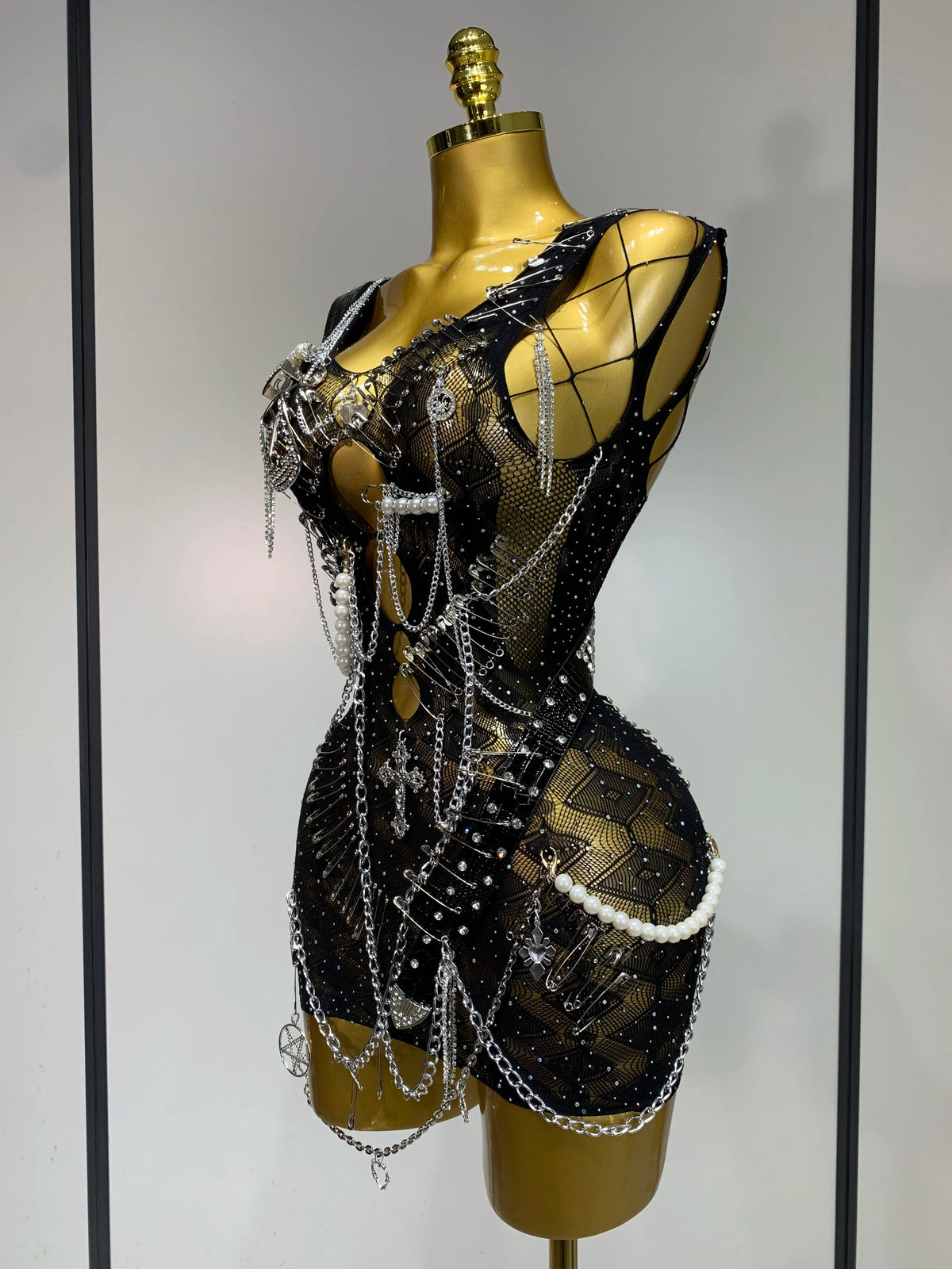 Fashion Chain Decoration Short Party Dress Luxury Women Sexy Hollow Out Nightclub Outfit Performance Singer Dancer Costume