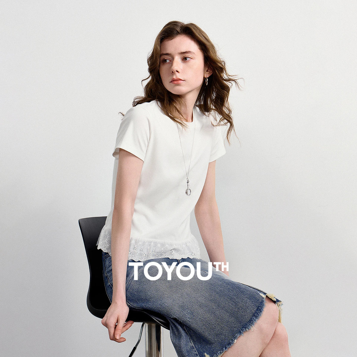 TOYOUTH Women T-Shirt 2026 Summer New White Lace Trim Splicing Crew Neck Slim Fit Figure-Flattering Trendy Tops