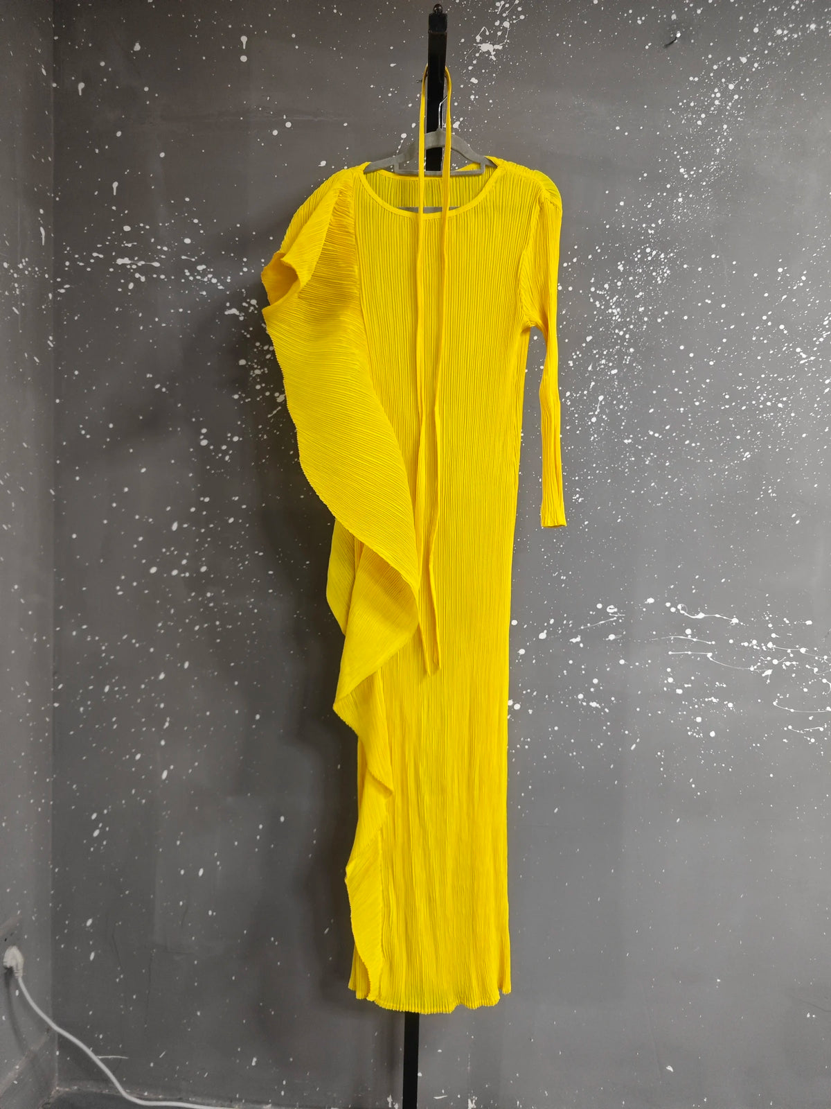 LANMREM Irregular Ruffled Pleated Maxi Dress Women Solid Color Round Neck Women's Elegant Festival Clothing 2024 Summer 2DA1460