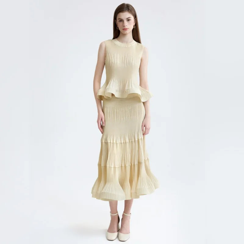 Pleated T-Shirt Top 2026 Summer New Ruffled Sleeveless Vest Simple Elegant Fashion Cake Skirt Elegant Women Travel Outfit