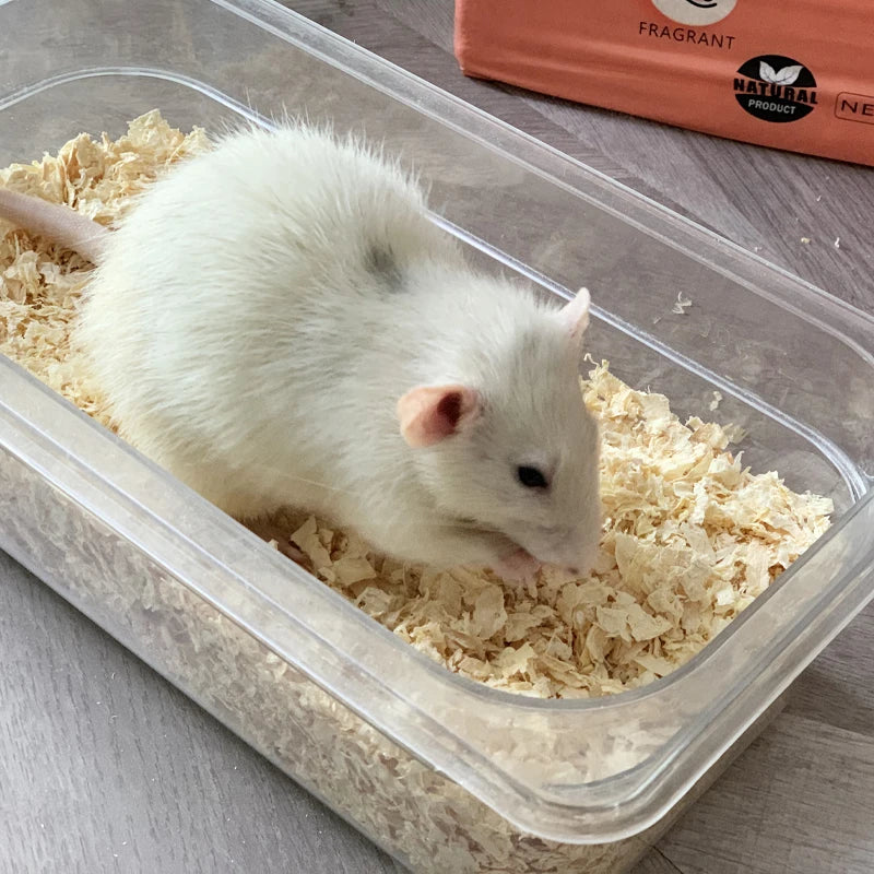 Emily Pets Sustainable Super Absorbent Small Animal Bedding Comfortable Soft Hamster Beds With Wood Sawdust