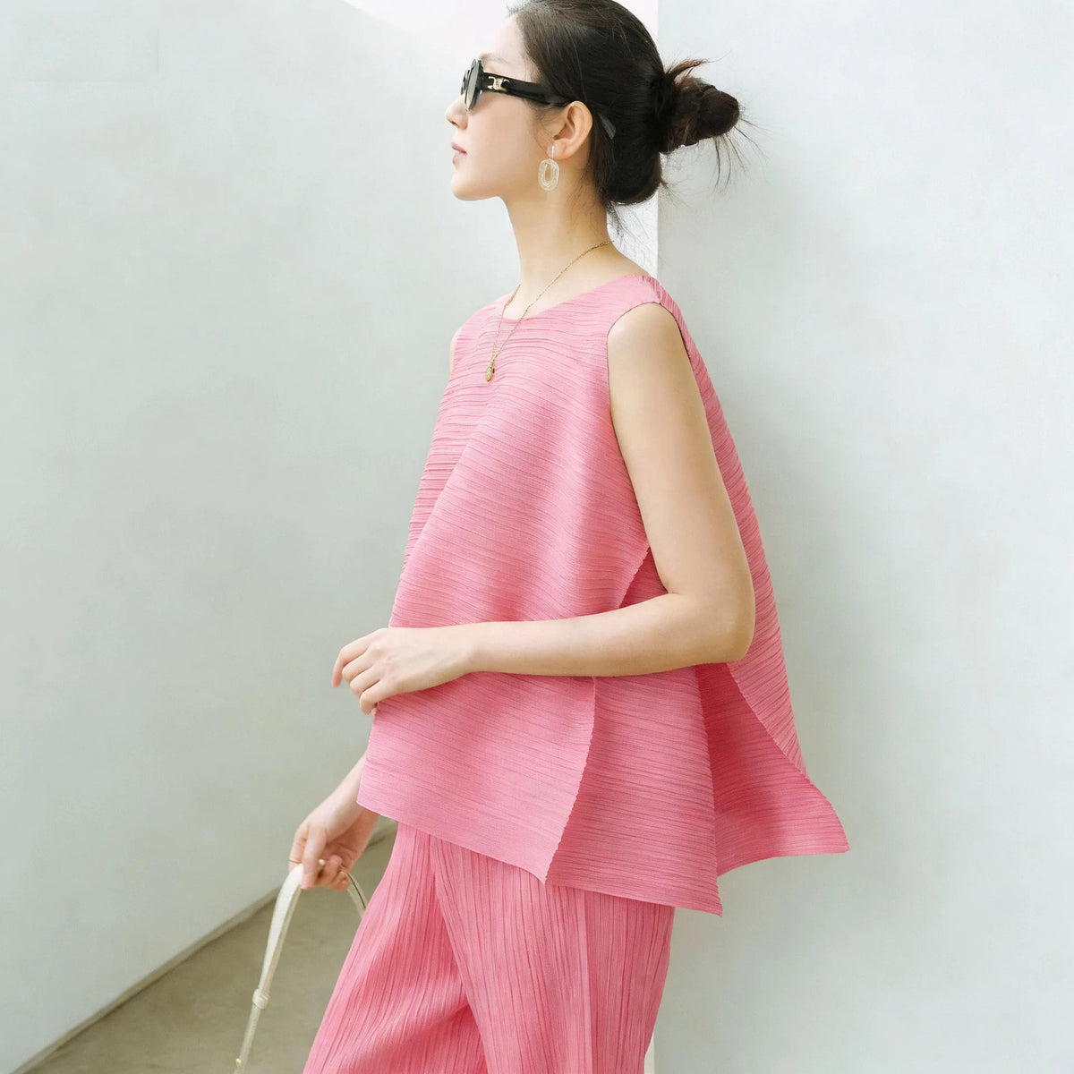 LANMREM High Quality 2026 Summer New Sleeveless Women's T-shirt Loose FRound Collar Tank Top Elastic Loose Clothing 2DB6803