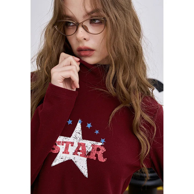 ELFSACK 2025 Winter New Arrivals Y2K Slim Fit Half Neck Graphic Long Sleeve T-shirt For Woman