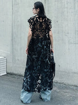 [EAM] Women Black Lace Hollow Out Perspective Big Size Dress New Round Neck Sleeveless Fashion Tide Spring Summer 2026 1DJ0243