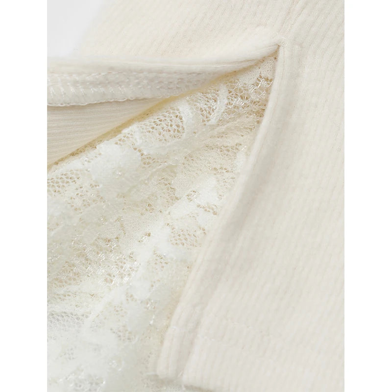 ELFSACK 2025 Winter New Arrivals Casual Elegant Lace Trim Solid Color Basic Long Sleeve T-Shirt For Women