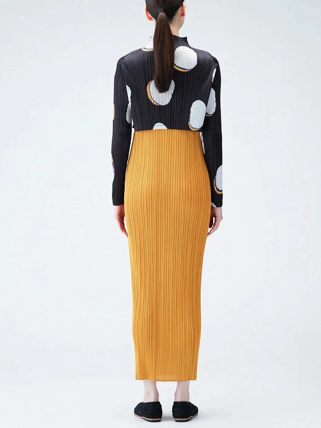 Miyake Fold 2024 Spring New Short Top Design Sense Niche With Long-sleeved T-shirt