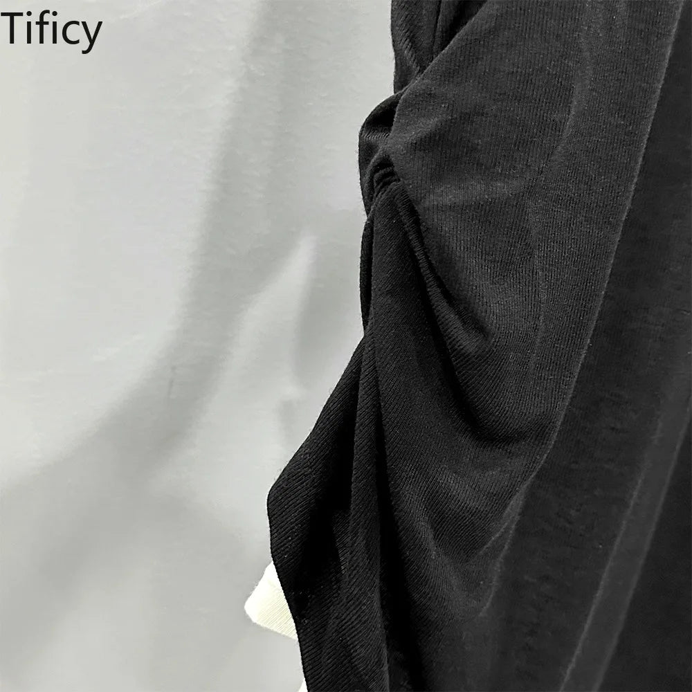 TIFICEY Women's Spring/Summer New Minimalist Design Black and White Fake Two-piece Long Sleeved T-shirt Knit Base Tops