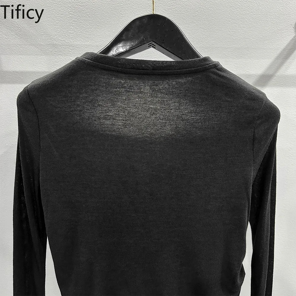 TIFICEY Women's Spring/Summer New Minimalist Design Black and White Fake Two-piece Long Sleeved T-shirt Knit Base Tops