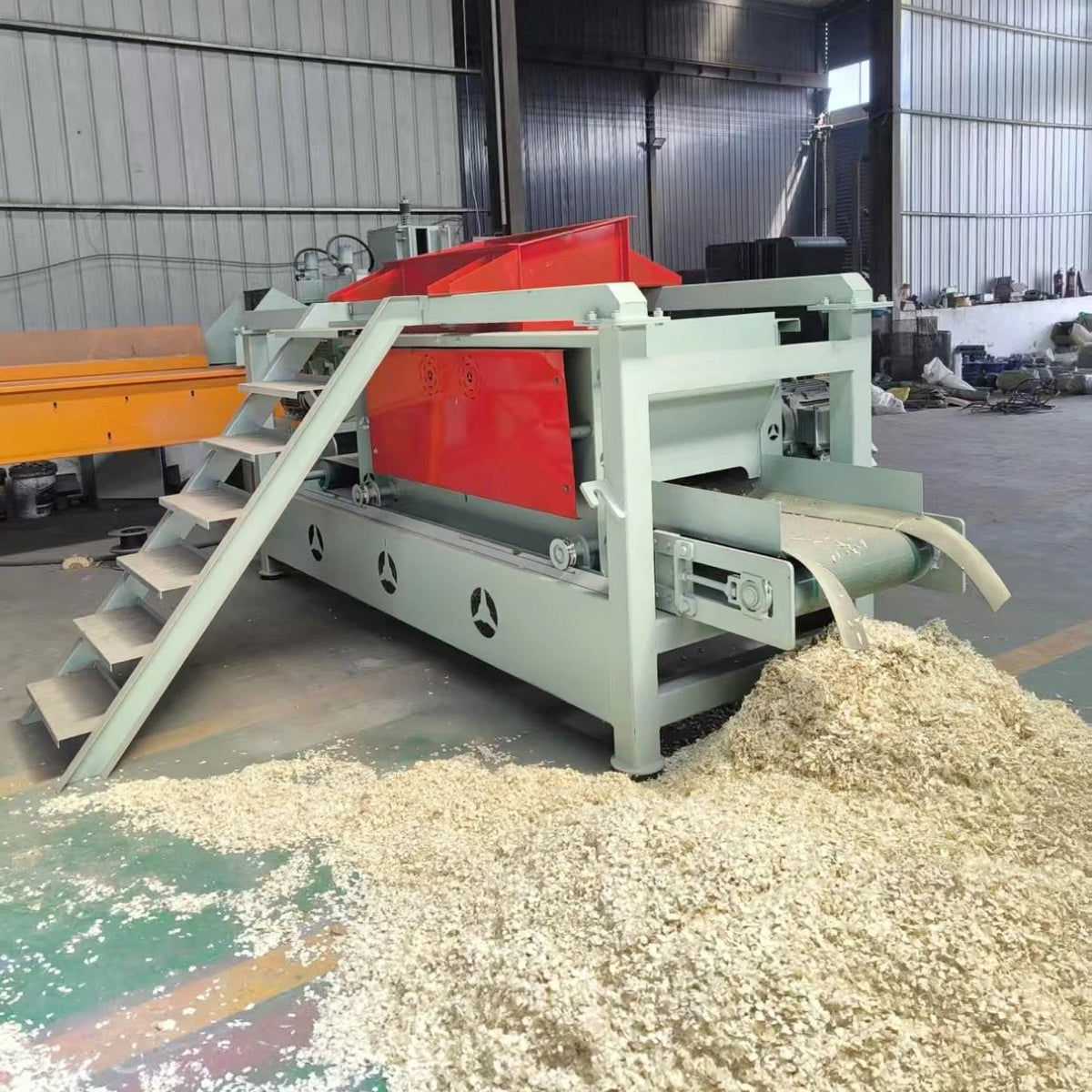 Automatic Pet Wood Shavings Machine for Poultry Bedding & Chicken Horse Animal Bedding