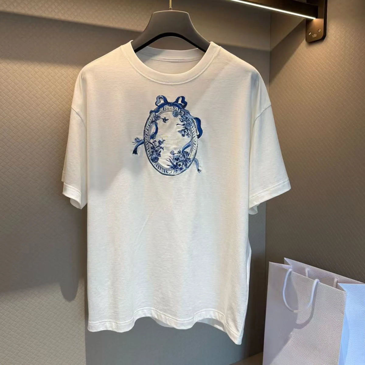 Women's Summer Round Neck White Bow Embroidered Loose T-shirt