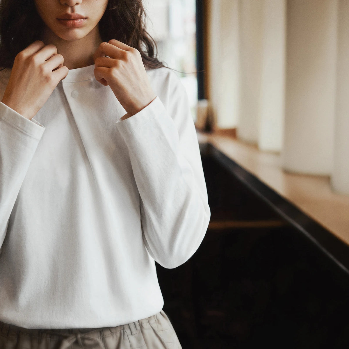 Maden Women's Vintage Long Sleeve White T-Shirt Oversized Loose Fit Crew Neck Casual Tee Layering Top Retro Streetwear Autumn