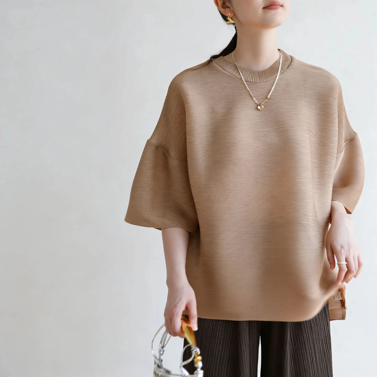 LANMREM High Quality 2026 Summer New Pleated Flare Half Sleeve T-shirt High-end Loose Fit Round Collar Pullover Tops 2DB6799